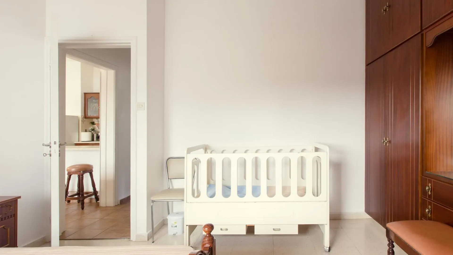 Spacious Larnaca Beach Apartment 0*,