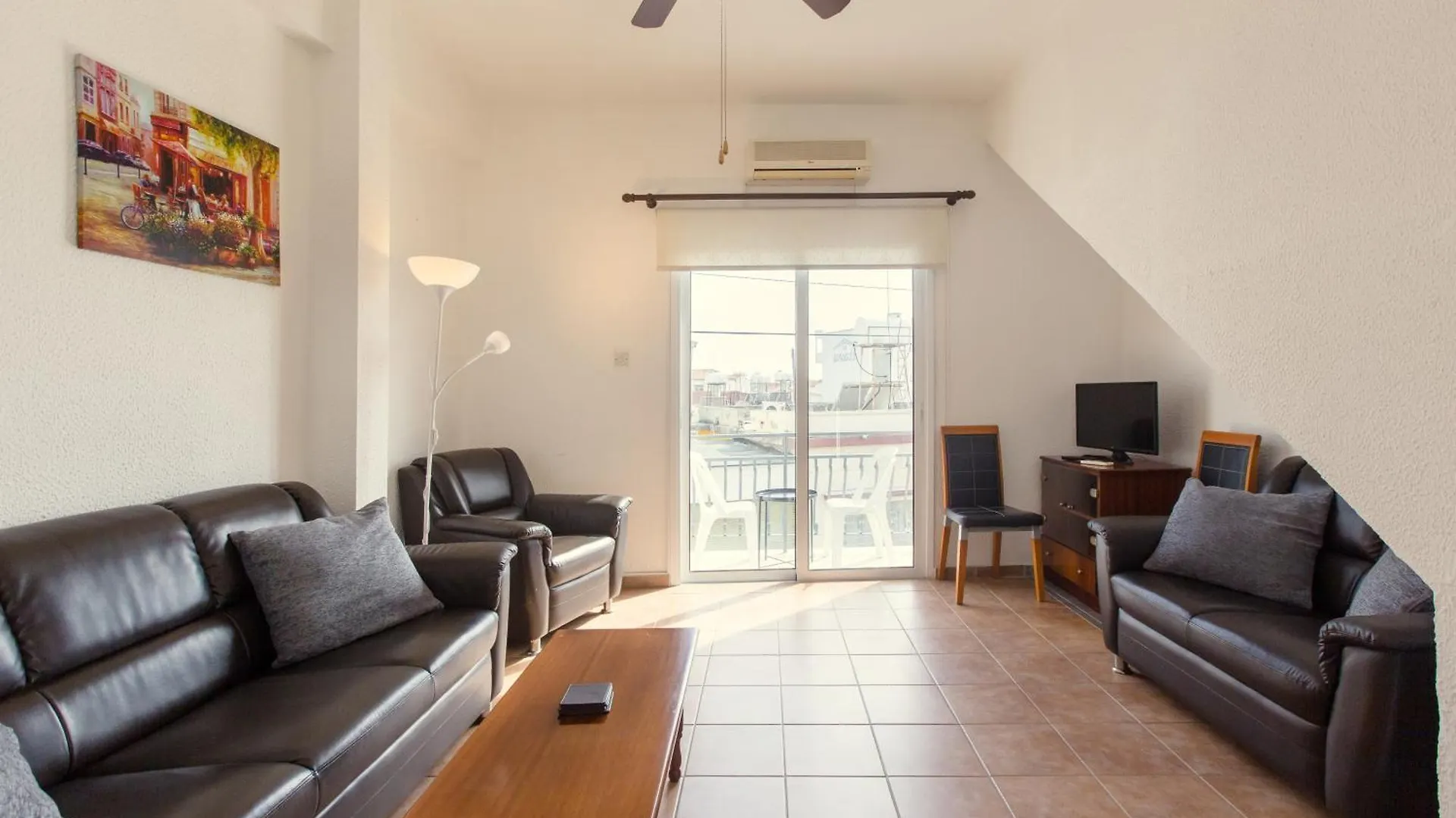 Spacious Larnaca Beach Apartment location